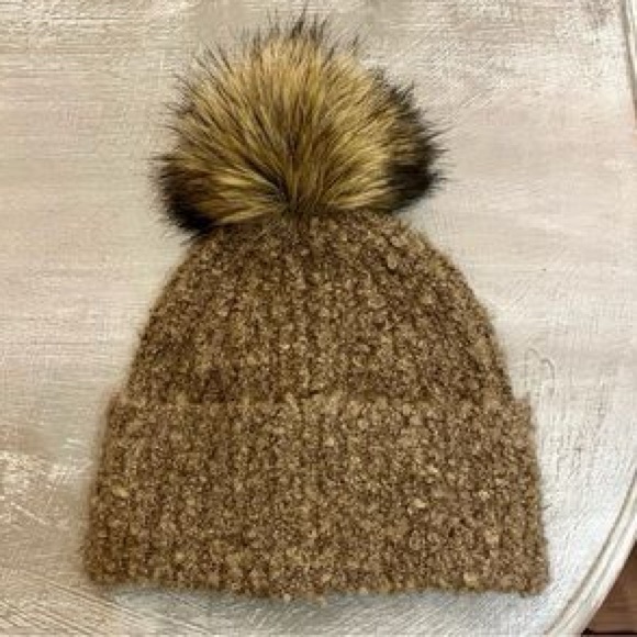 Aritzia Wilfred Free Beanie Pom Hat - Brown - Picture 6 of 6